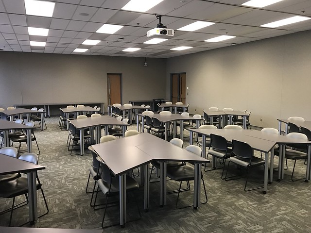 47857784762 06060c1cf9 Z